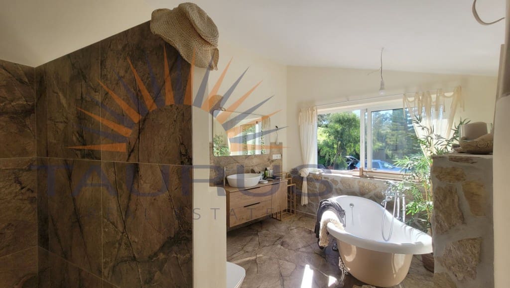 3 quarto Moradia para venda em Competa com piscina garagem - 1 000 000 € (Ref: 9551192)