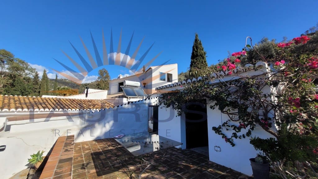 3 quarto Moradia para venda em Competa com piscina garagem - 1 000 000 € (Ref: 9551192)