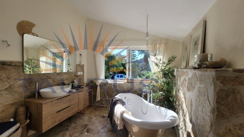 3 bedroom Villa for sale in Competa with pool garage - € 1,100,000 (Ref: 9551192)