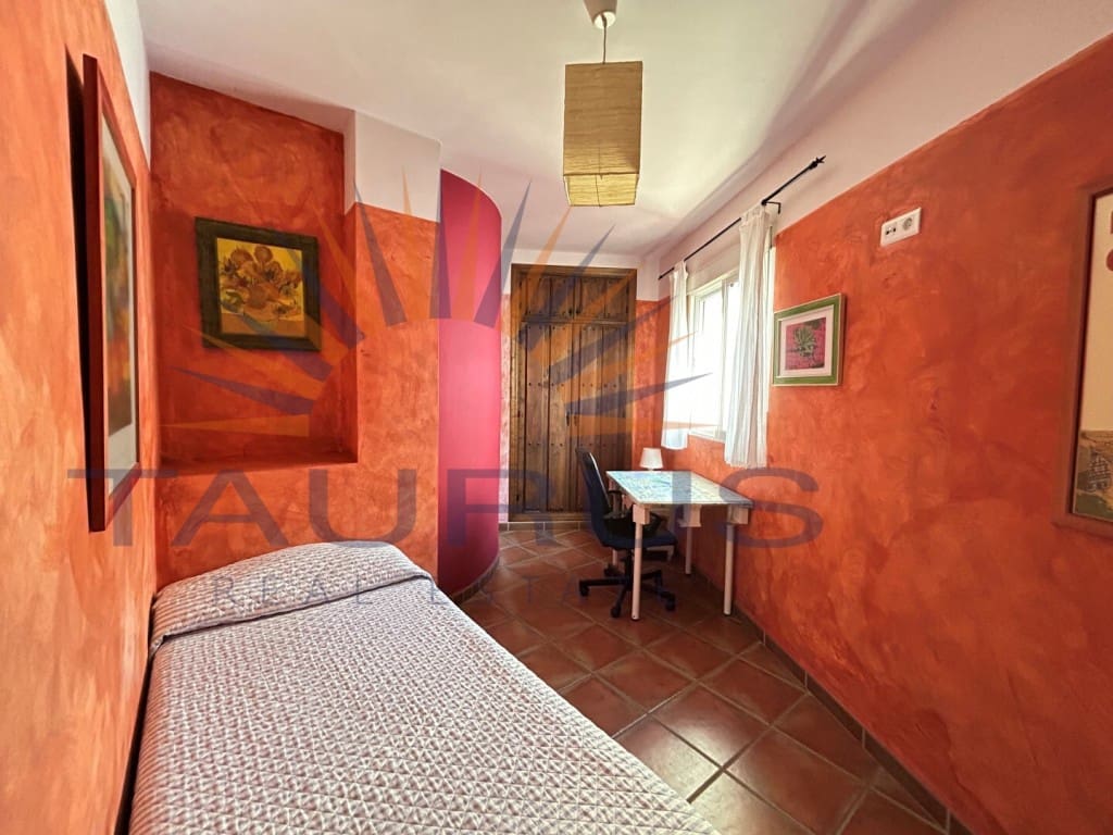 2 sypialnia Dom na sprzedaż w Sayalonga - 146 000 € (Ref: 9599355)