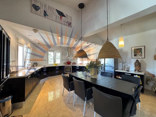 4 bedroom Villa for sale in Cómpeta with pool garage - € 599,000 (Ref: 9615346)