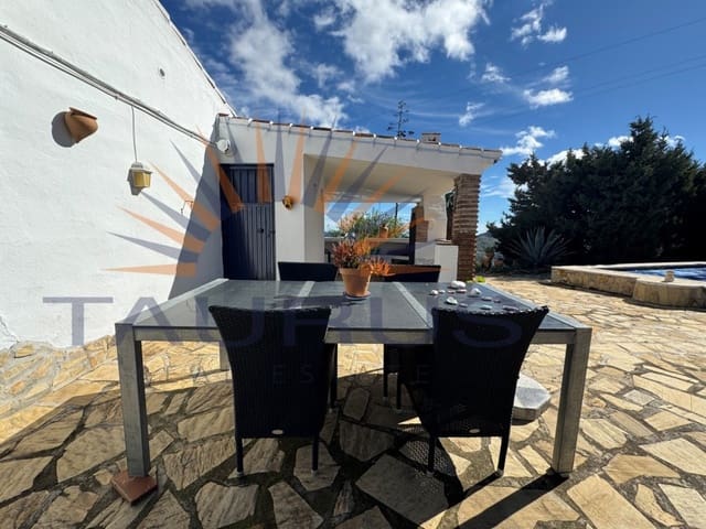 4 bedroom Villa for sale in Cómpeta with pool garage - € 599,000 (Ref: 9615346)