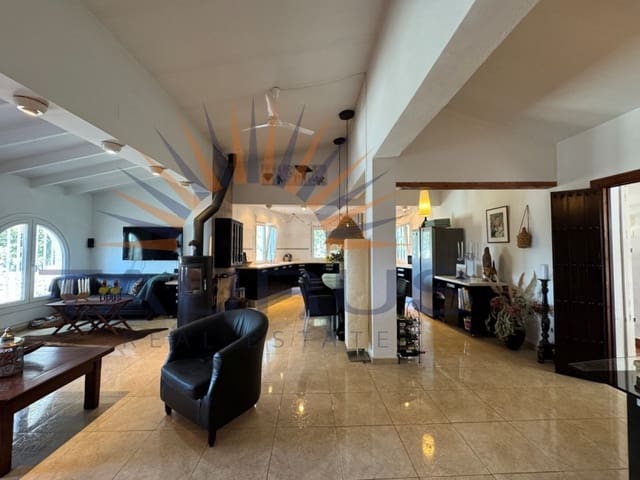 4 bedroom Villa for sale in Cómpeta with pool garage - € 599,000 (Ref: 9615346)