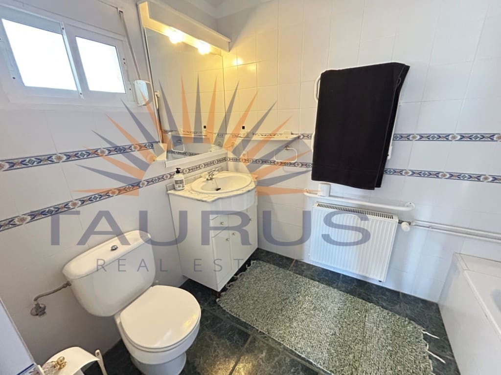 4 bedroom Villa for sale in Competa with pool garage - € 599,000 (Ref: 9615346)