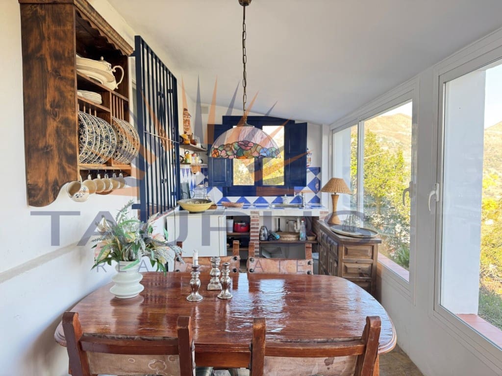 4 bedroom Villa for sale in Competa with pool garage - € 599,000 (Ref: 9615346)