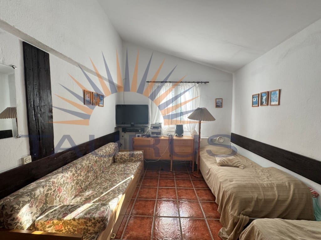 4 bedroom Villa for sale in Competa with pool garage - € 599,000 (Ref: 9615346)