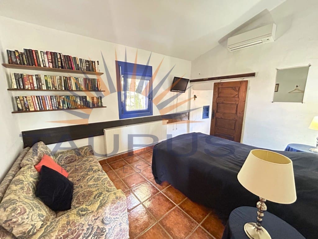 4 bedroom Villa for sale in Competa with pool garage - € 599,000 (Ref: 9615346)