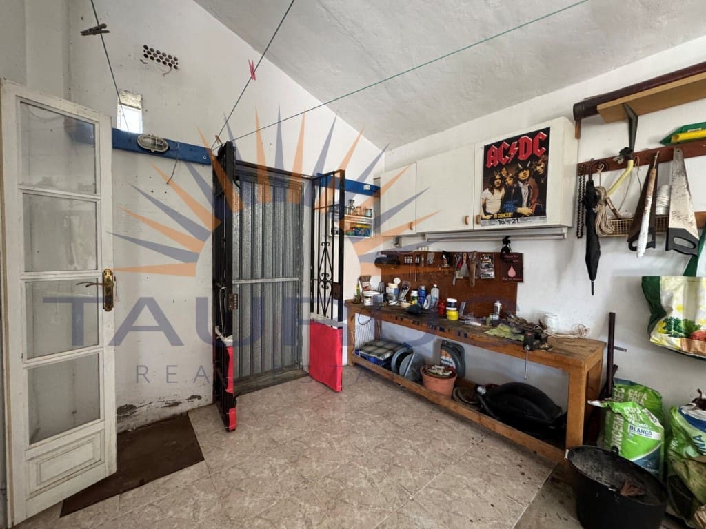 4 bedroom Villa for sale in Competa with pool garage - € 599,000 (Ref: 9615346)