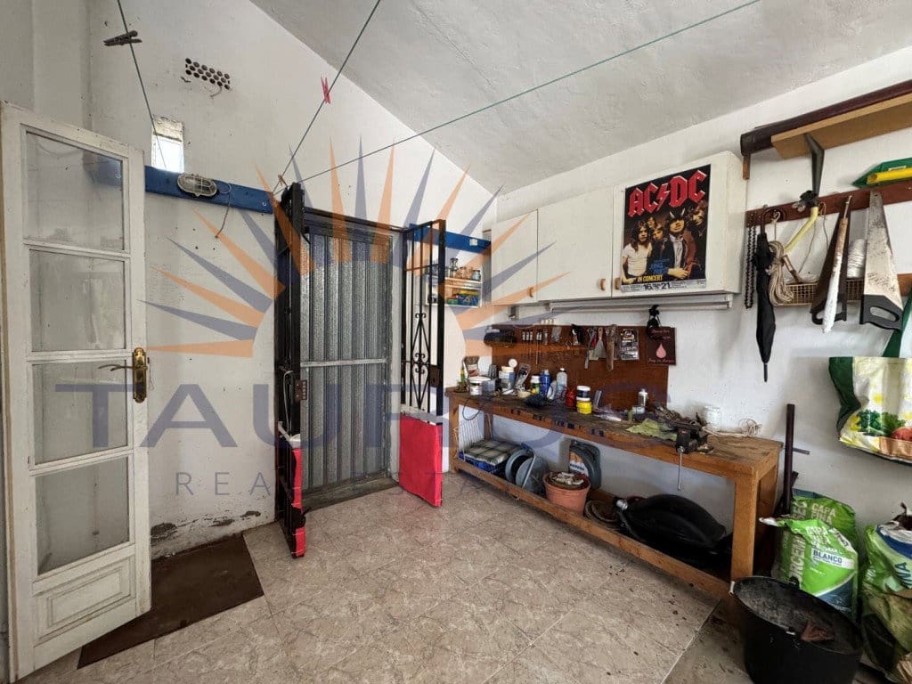 4 bedroom Villa for sale in Competa with pool garage - € 575,000 (Ref: 9615346)