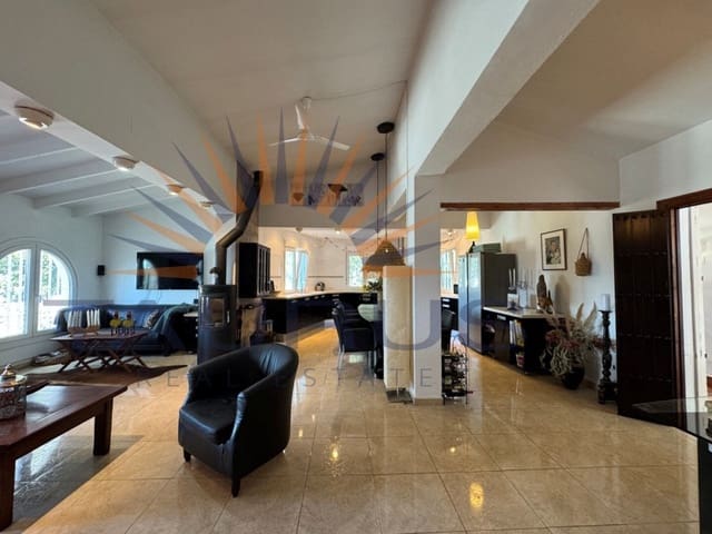 4 slaapkamer Villa te koop in Cómpeta met zwembad garage - € 575.000 (Ref: 9615346)