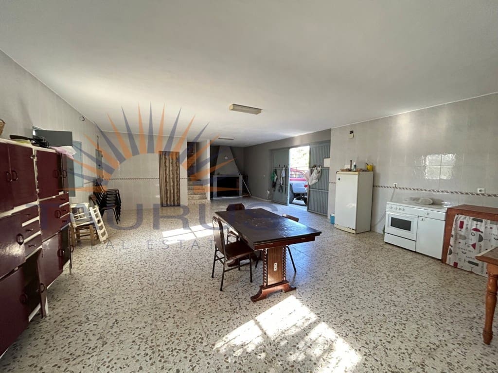 Commercial for sale in Trapiche - € 650,000 (Ref: 9619140)