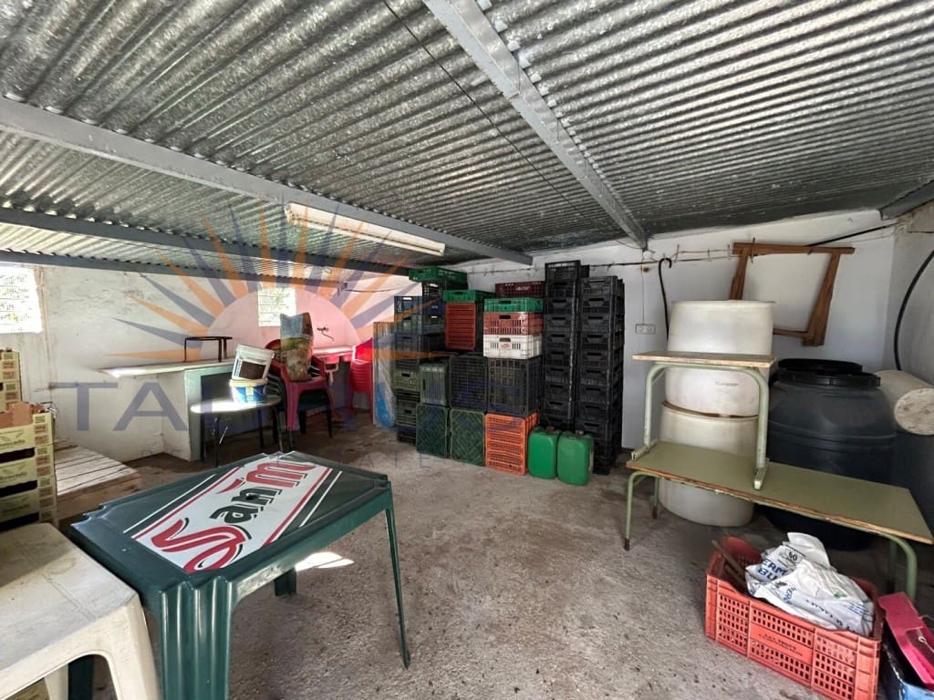 Commercial for sale in Trapiche - € 650,000 (Ref: 9619140)