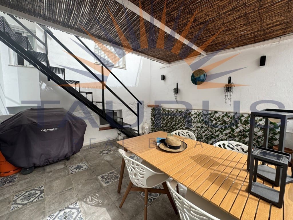 2 Zimmer Haus zu verkaufen in Sayalonga - 179.000 € (Ref: 9651683)