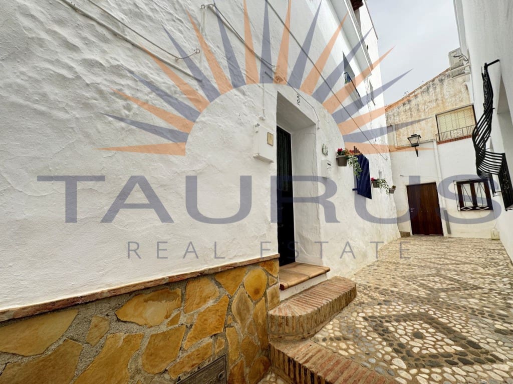 2 bedroom Townhouse for sale in Sayalonga - € 179,000 (Ref: 9651683)