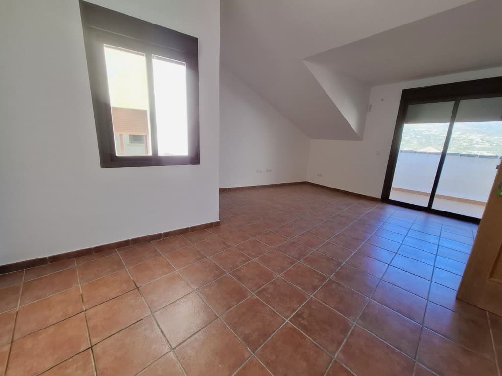1 bedroom Apartment for sale in Alcaucin with pool garage - € 79,000 (Ref: 9655847)