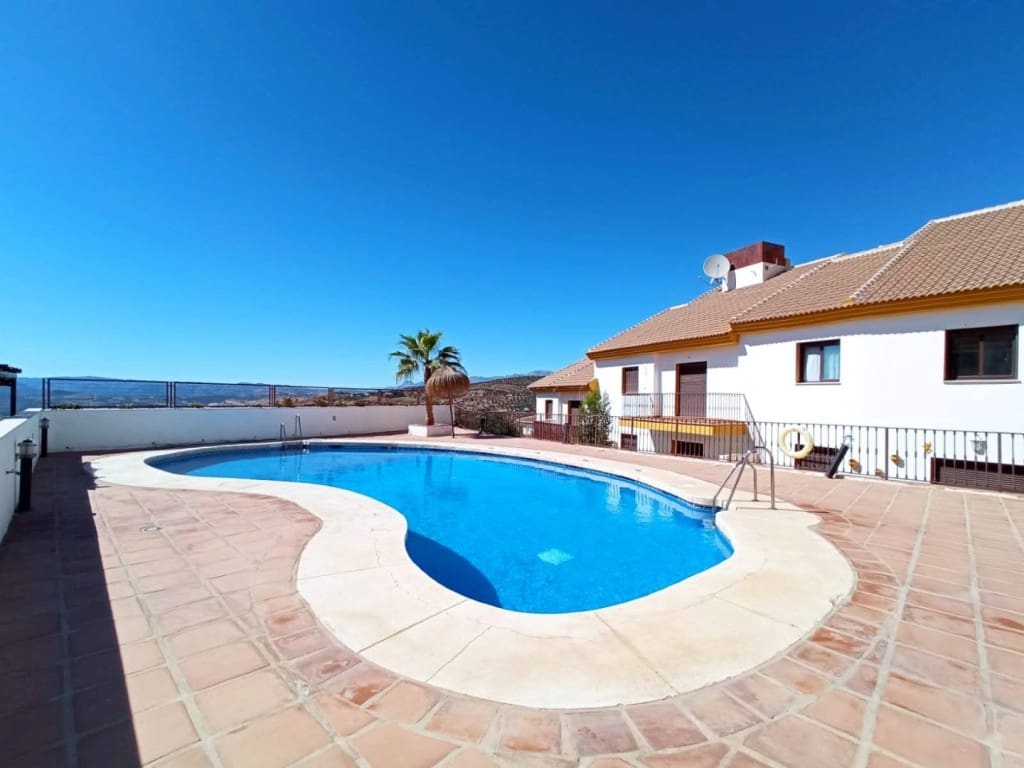 1 bedroom Apartment for sale in Alcaucin with pool garage - € 79,000 (Ref: 9655847)