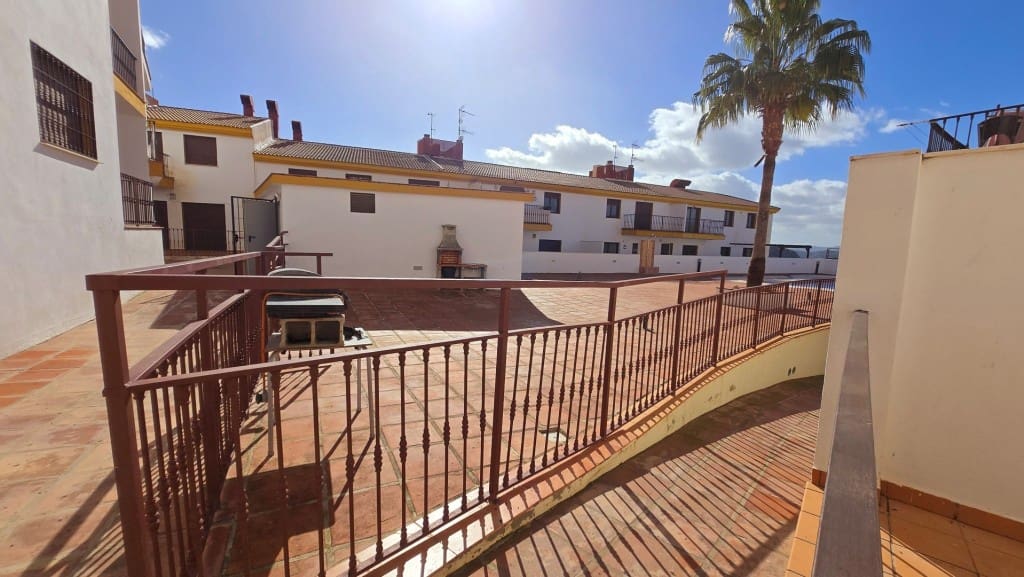 1 bedroom Apartment for sale in Alcaucin with pool garage - € 79,000 (Ref: 9655847)