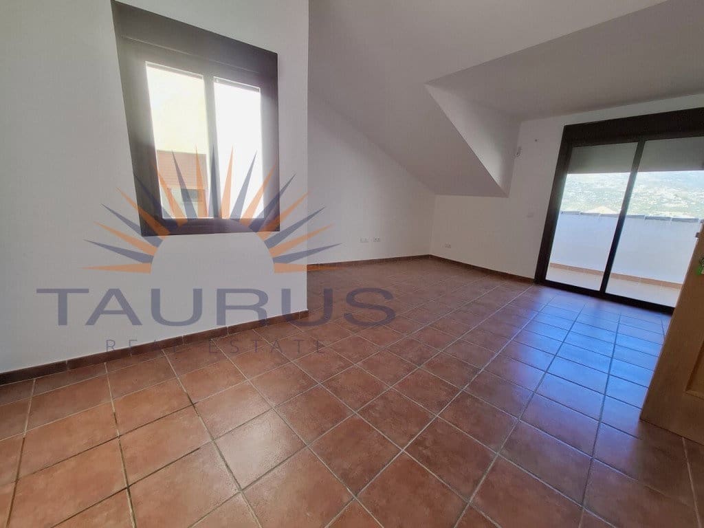 1 sypialnia Apartament na sprzedaż w Alcaucin z basenem garażem - 94 125 € (Ref: 9655847)