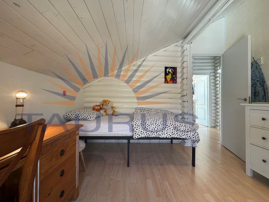 4 bedroom Villa for sale in Salares with pool garage - € 330,000 (Ref: 9659195)