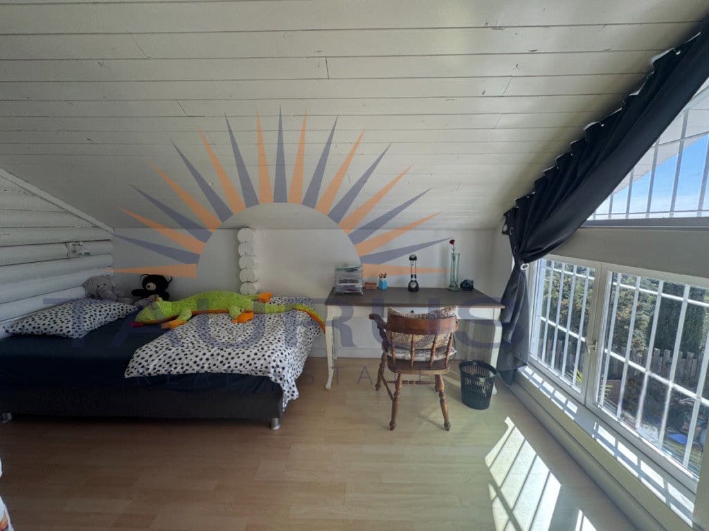 4 bedroom Villa for sale in Salares with pool garage - € 330,000 (Ref: 9659195)