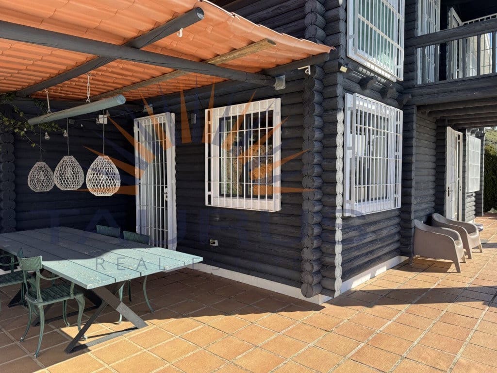 4 bedroom Villa for sale in Salares with pool garage - € 330,000 (Ref: 9659195)