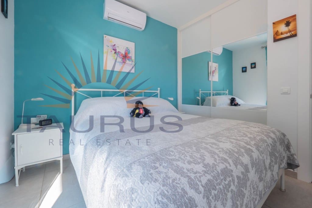 5 bedroom Villa for sale in Arenas de Velez with pool - € 730,000 (Ref: 9670308)