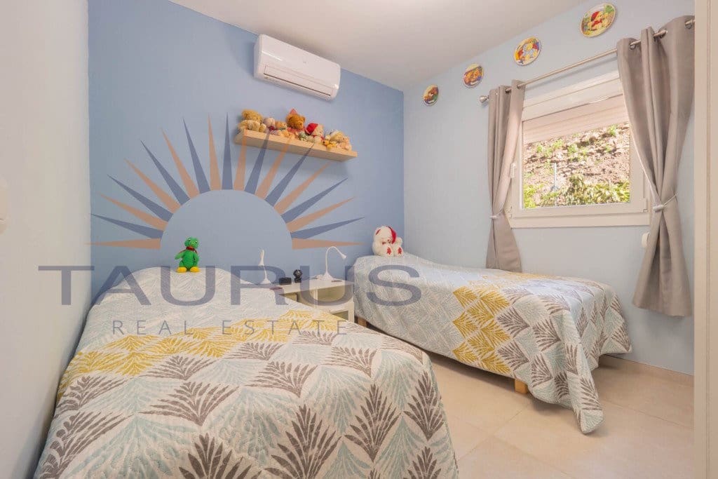 5 soverom Villa til salgs i Arenas de Velez med svømmebasseng garasje - € 730 000 (Ref: 9670308)