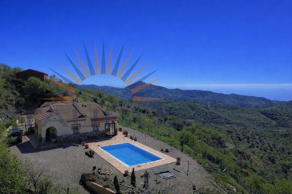 3 makuuhuone Huvila myytävänä paikassa Arenas de Velez mukana uima-altaan - 470 000 € (Ref: 9674016)