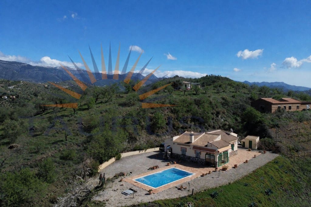 3 makuuhuone Huvila myytävänä paikassa Arenas de Velez mukana uima-altaan - 470 000 € (Ref: 9674016)