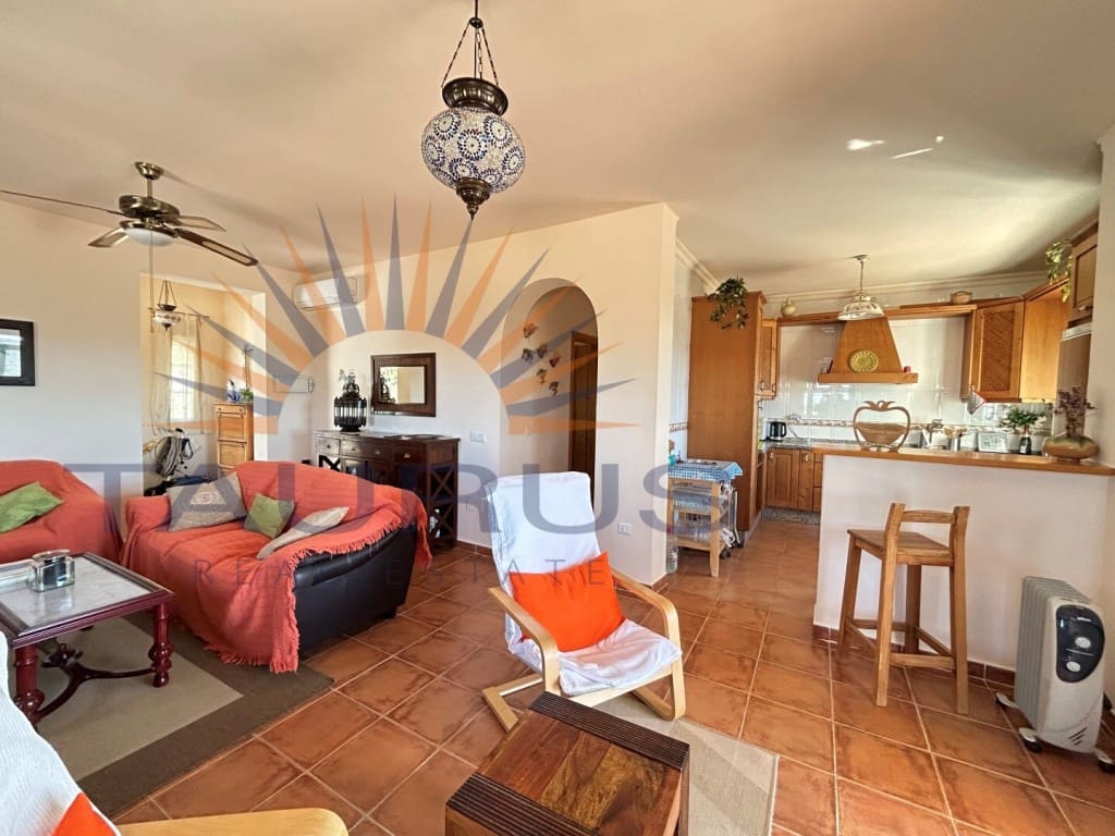 3 makuuhuone Huvila myytävänä paikassa Arenas de Velez mukana uima-altaan - 470 000 € (Ref: 9674016)