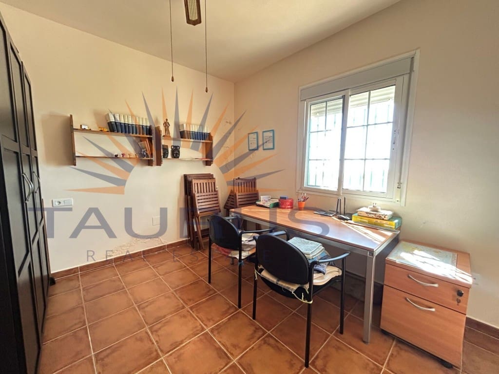 3 makuuhuone Huvila myytävänä paikassa Arenas de Velez mukana uima-altaan - 470 000 € (Ref: 9674016)