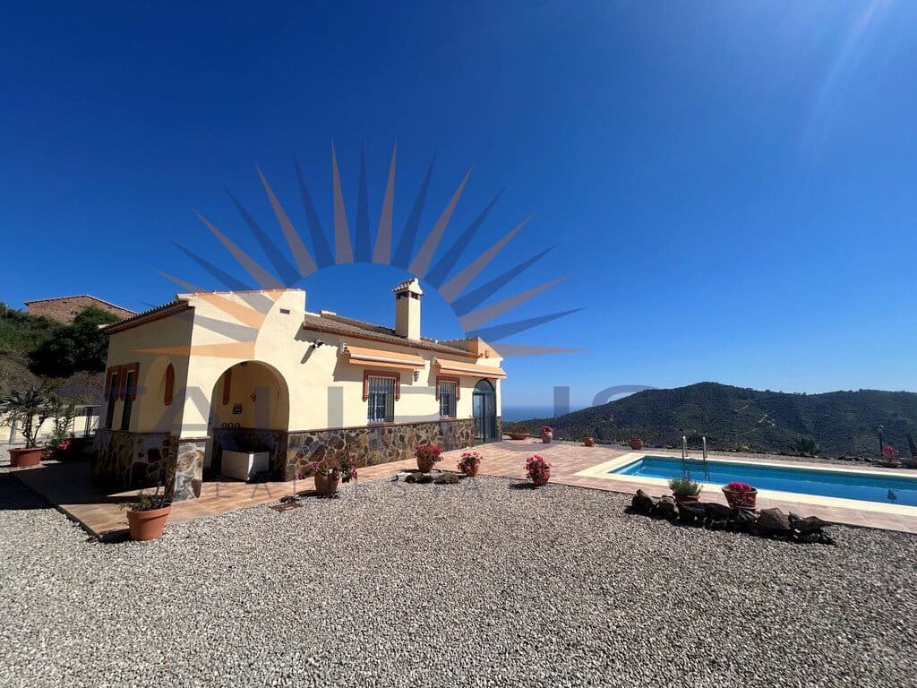 3 soverom Villa til salgs i Arenas de Velez med svømmebasseng - € 420 000 (Ref: 9674016)