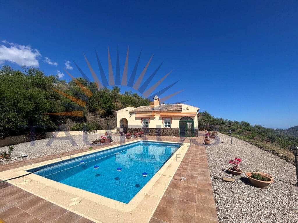 3 soverom Villa til salgs i Arenas de Velez med svømmebasseng - € 420 000 (Ref: 9674016)