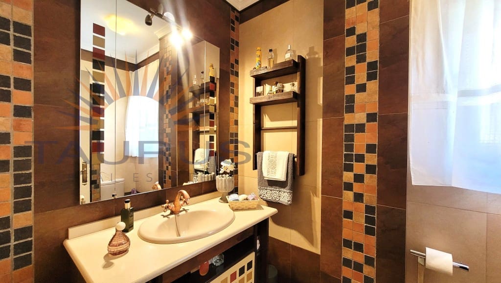 4 makuuhuone Huoneisto myytävänä paikassa Competa - 270 000 € (Ref: 9674017)