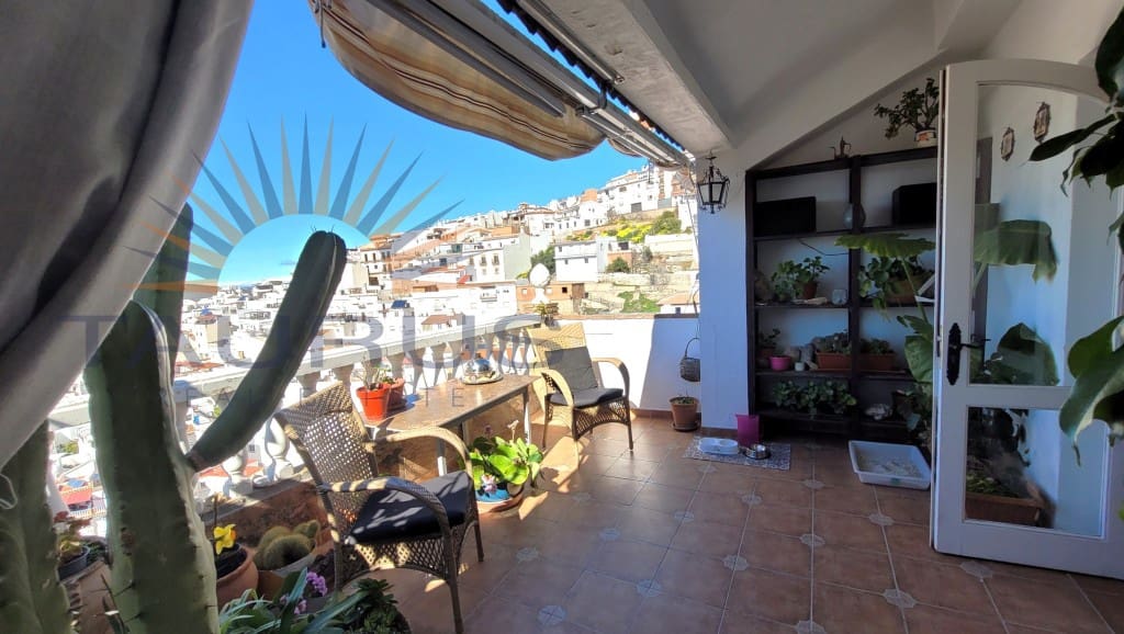 4 makuuhuone Huoneisto myytävänä paikassa Competa - 270 000 € (Ref: 9674017)