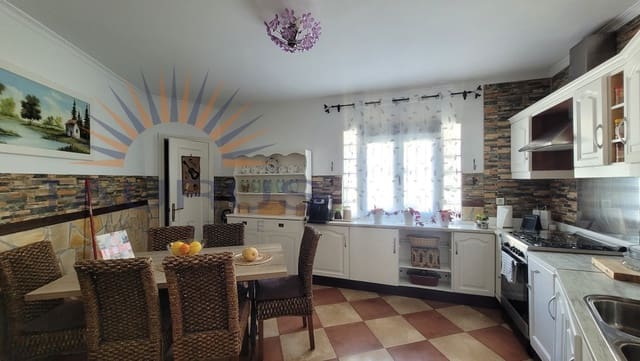 4 makuuhuone Huoneisto myytävänä paikassa Cómpeta - 270 000 € (Ref: 9674017)