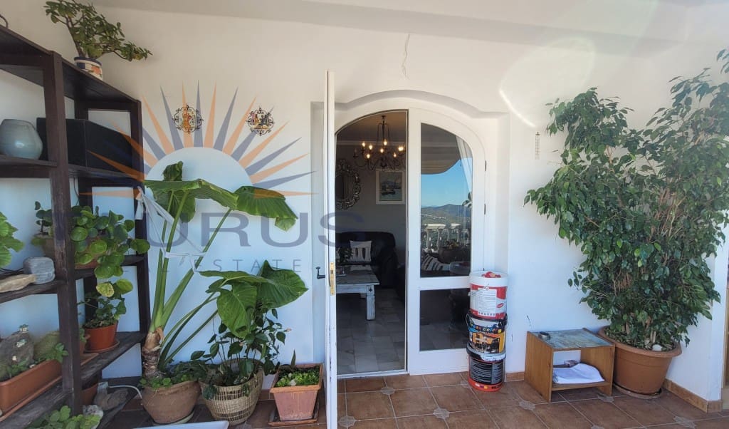 4 makuuhuone Huoneisto myytävänä paikassa Competa - 270 000 € (Ref: 9674017)