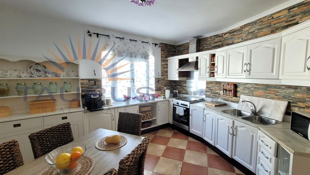 4 makuuhuone Huoneisto myytävänä paikassa Competa - 270 000 € (Ref: 9674017)