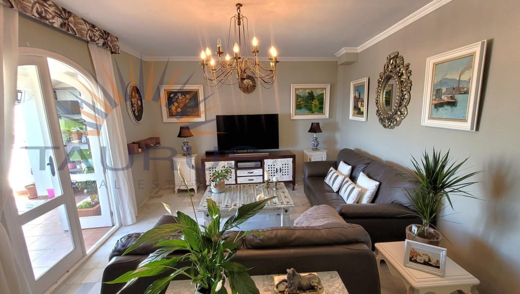 4 makuuhuone Huoneisto myytävänä paikassa Competa - 270 000 € (Ref: 9674017)