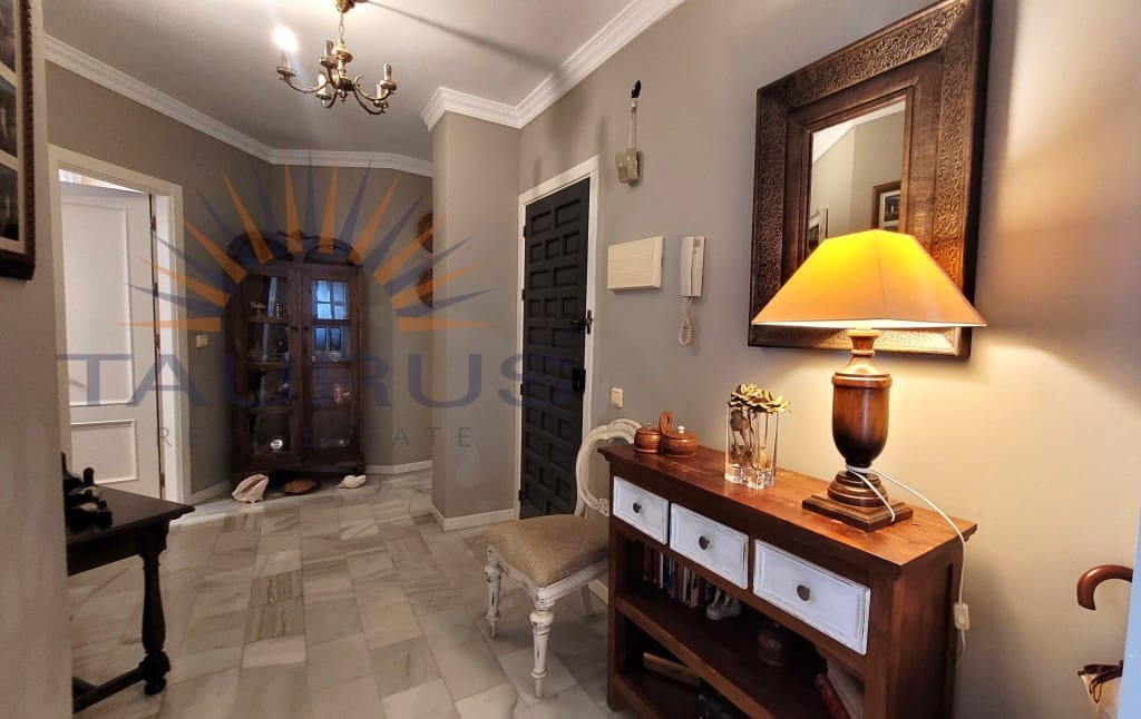Apartamento de 4 habitaciones en Cómpeta en venta - 270.000 € (Ref: 9674017)