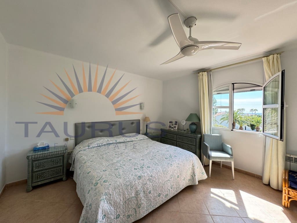 9 makuuhuone Huvila myytävänä paikassa Nerja mukana 
autotalli - 1 590 000 € (Ref: 9677059)