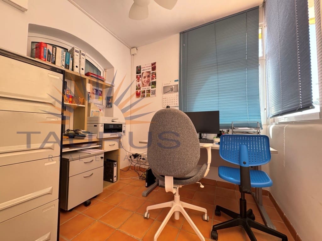 9 makuuhuone Huvila myytävänä paikassa Nerja mukana 
autotalli - 1 590 000 € (Ref: 9677059)