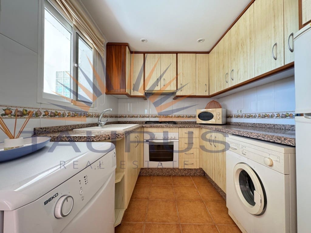 9 makuuhuone Huvila myytävänä paikassa Nerja mukana 
autotalli - 1 590 000 € (Ref: 9677059)