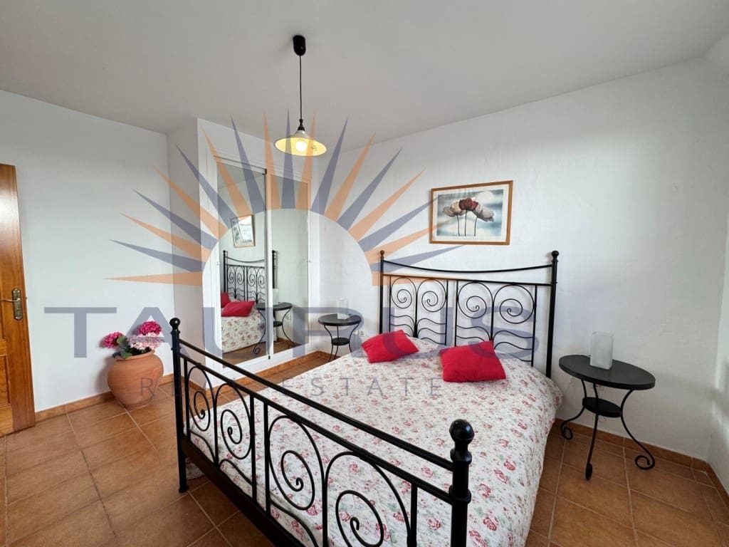 9 makuuhuone Huvila myytävänä paikassa Nerja mukana 
autotalli - 1 590 000 € (Ref: 9677059)