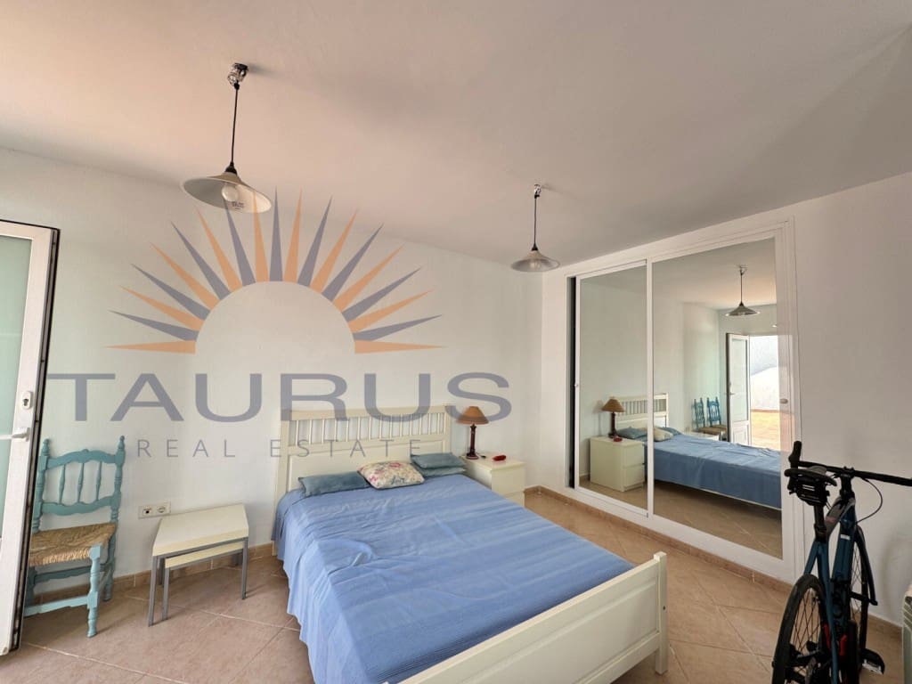 9 makuuhuone Huvila myytävänä paikassa Nerja mukana 
autotalli - 1 590 000 € (Ref: 9677059)