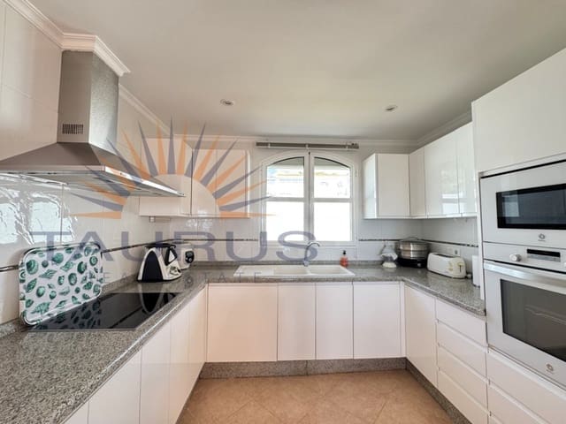 9 makuuhuone Huvila myytävänä paikassa Nerja mukana 
autotalli - 1 590 000 € (Ref: 9677059)