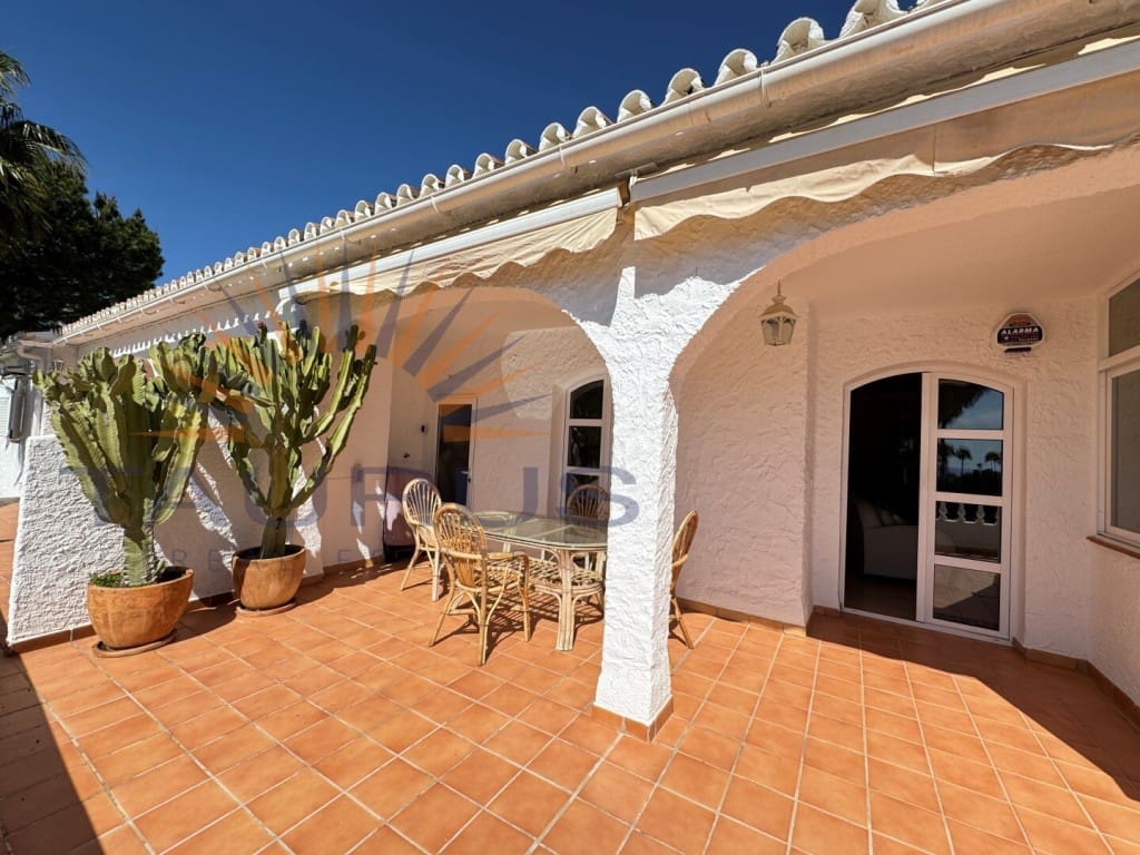 9 makuuhuone Huvila myytävänä paikassa Nerja mukana 
autotalli - 1 590 000 € (Ref: 9677059)