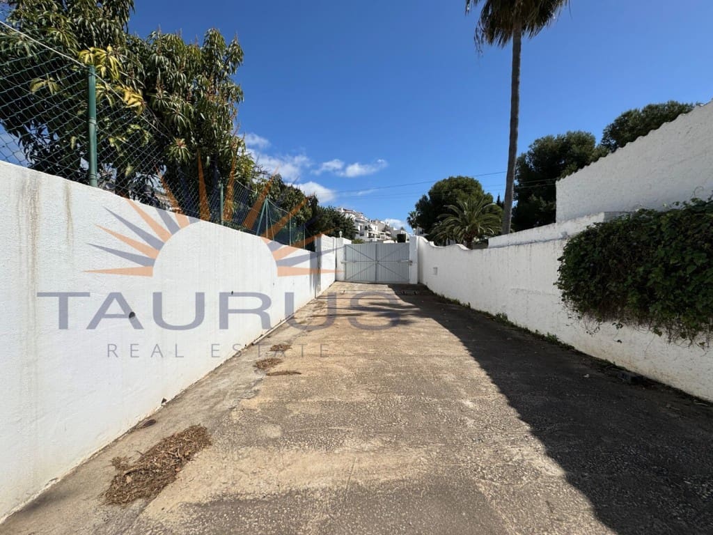 9 makuuhuone Huvila myytävänä paikassa Nerja mukana 
autotalli - 1 590 000 € (Ref: 9677059)