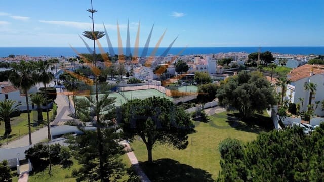 9 makuuhuone Huvila myytävänä paikassa Nerja mukana 
autotalli - 1 590 000 € (Ref: 9677059)