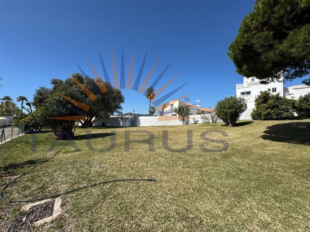 9 makuuhuone Huvila myytävänä paikassa Nerja mukana 
autotalli - 1 590 000 € (Ref: 9677059)